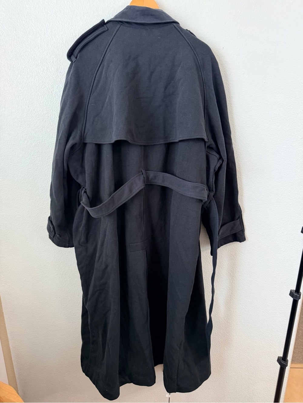 SKIMS Boyfriend Fleece Trench Coat Black Size Large NWT Retail $248 - Picture 4 of 5